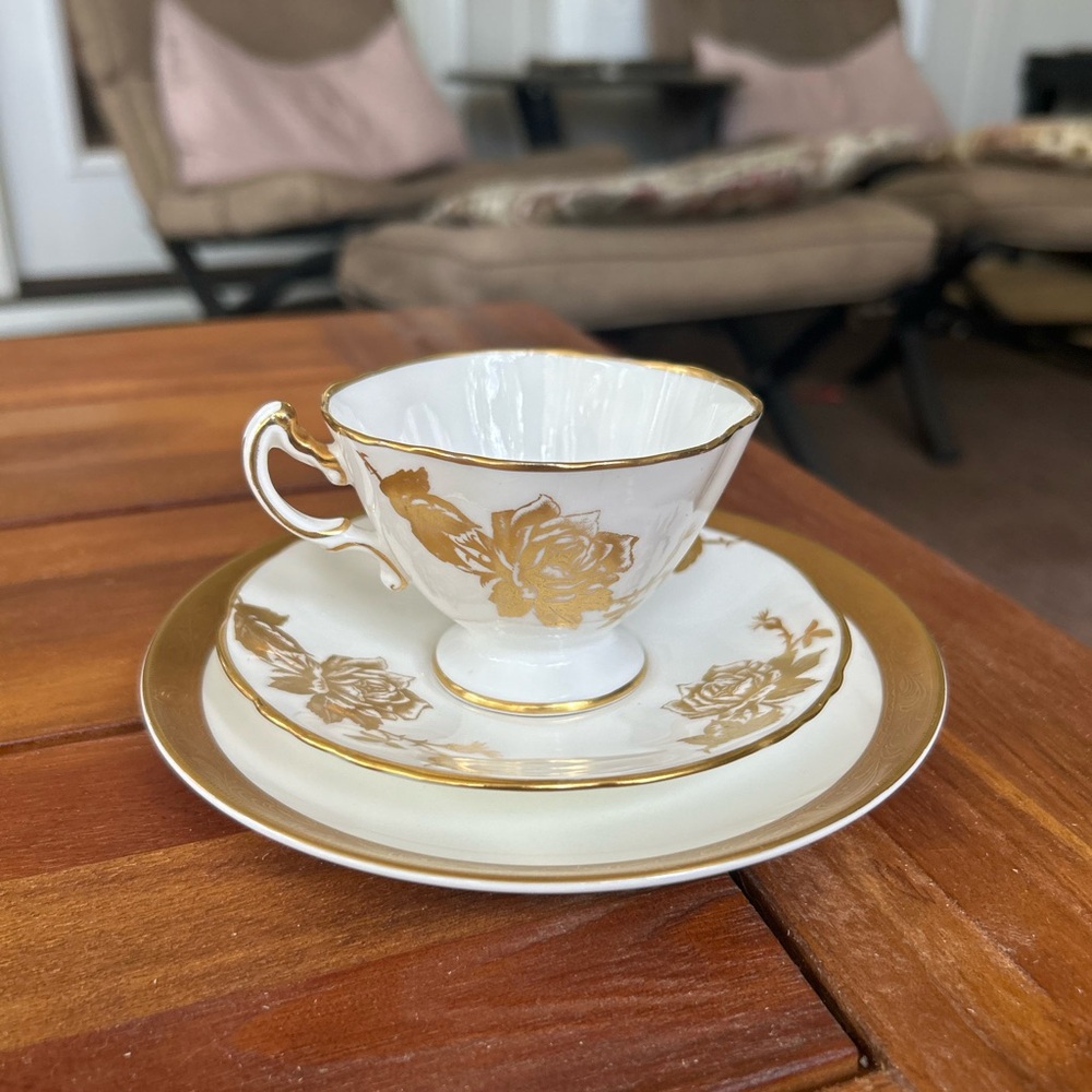 Gold Floral Tea Cup and Saucer Set